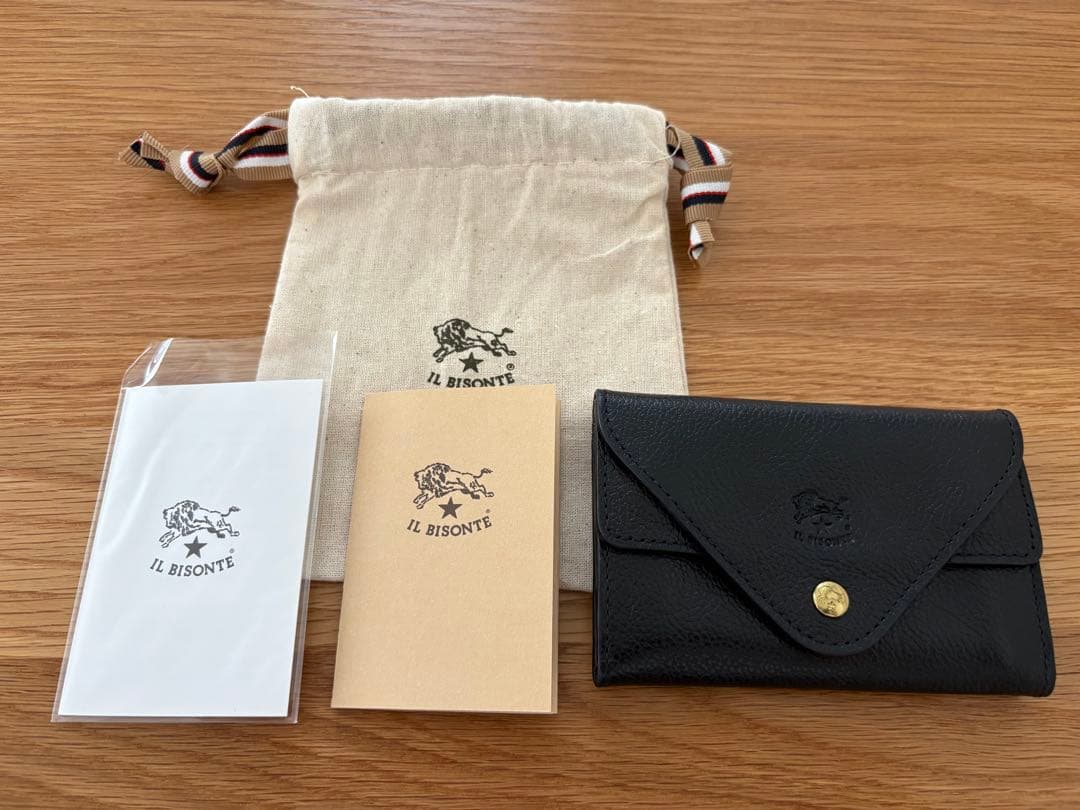 イルビゾンテ カードケース 黒 ブラック レザー シボ革