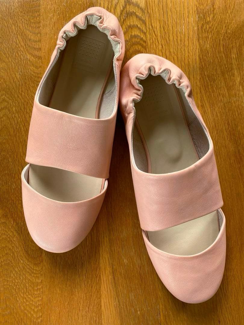 ミナペルホネン 本革シューズ（38・24cm 細身）　ピンク　試着のみ