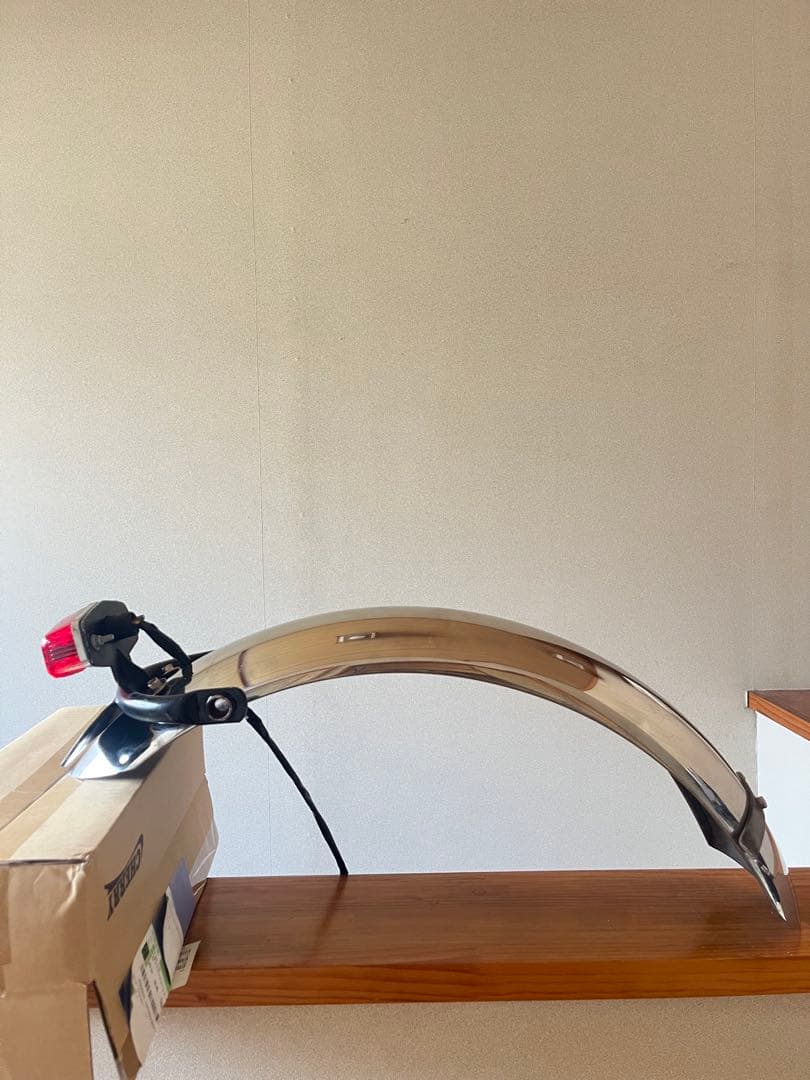 希少SR400 チャックボックスリアループフレームショートフェンダー　ランプ付き