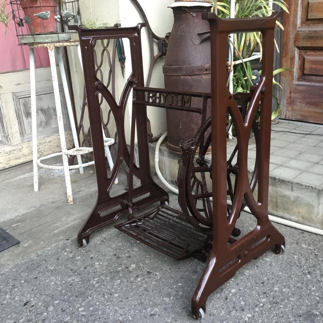 RHYTHMヴィンテージ テーブル脚アイアン　テーブルに！