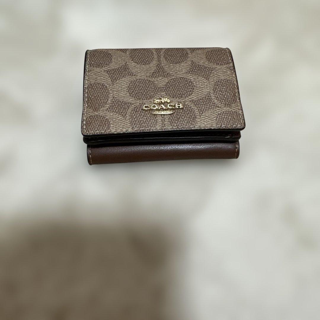 coach財布三つ折り