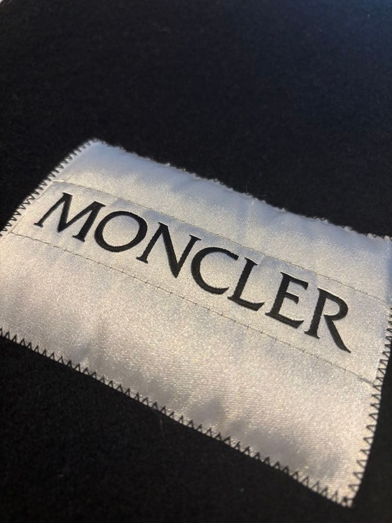 MONCLER 黒 マフラー フリンジ付き