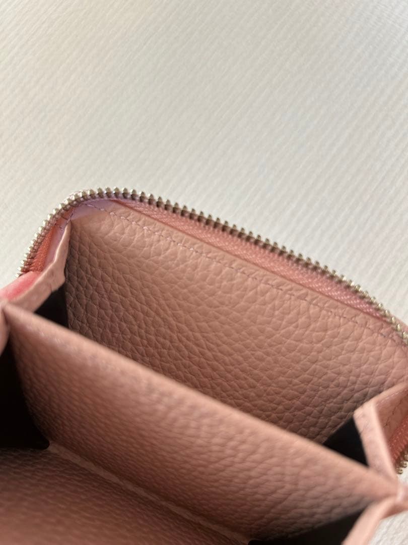 VASIC Round Mini Mini 三つ折り財布 モモ ヴァジック