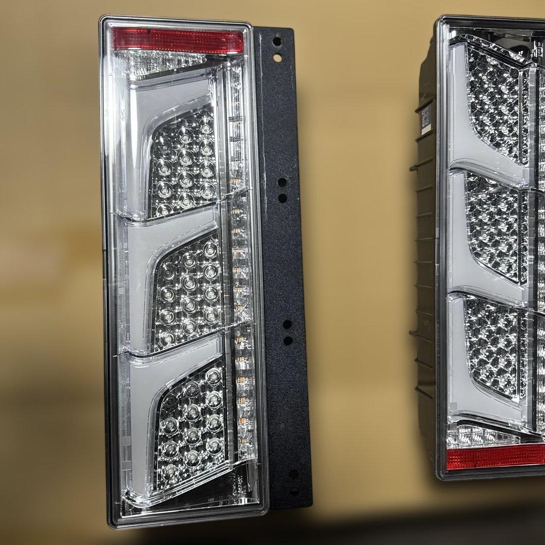 Y*G様 小糸製3連LEDテールランプ