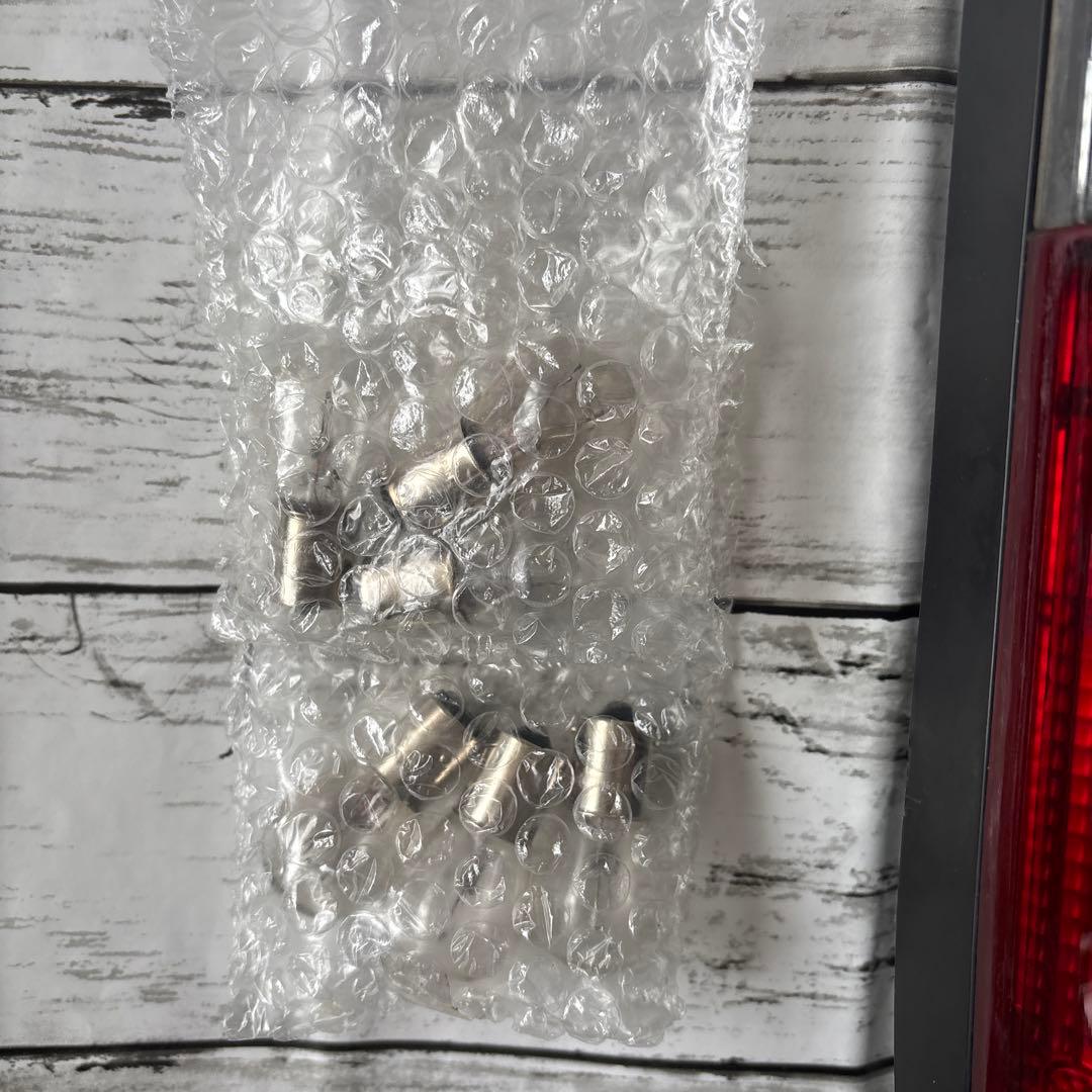 ランドクルーザー80 後期純正テールランプセット