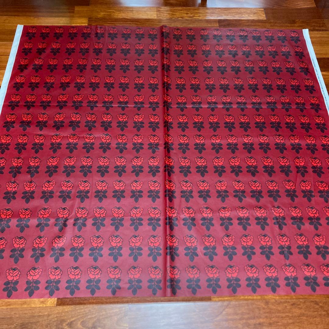 マリメッコ　PVC生地　V I H K I R U U S U