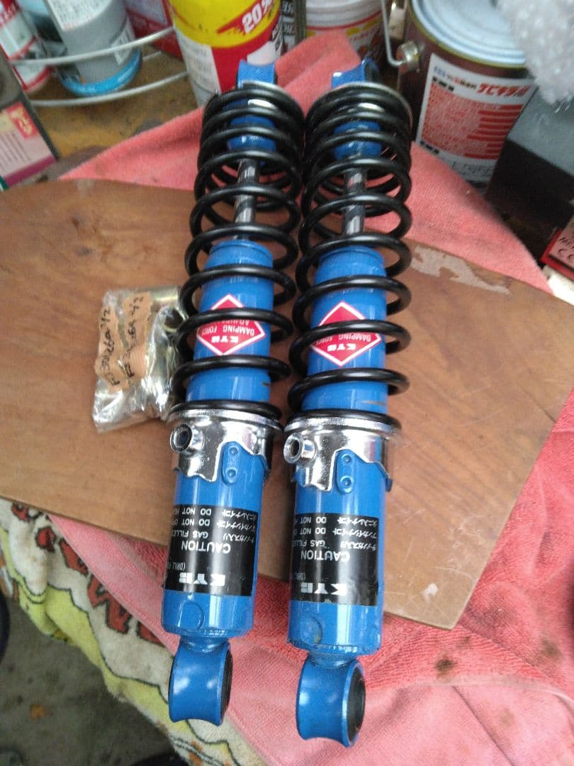 モンキー用カヤバショックアブソーバー 青 コイルスプリング当時物です。