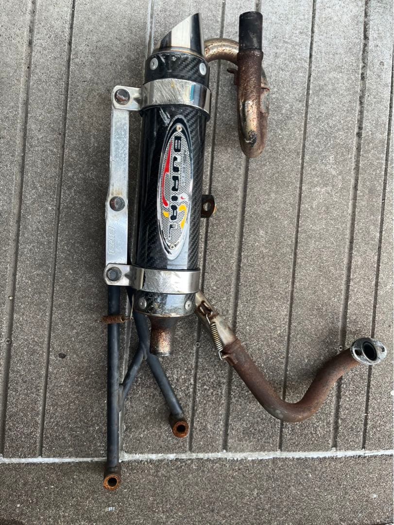 BURIAL(ベリアル)GPトルネードアドレスV125ブラックカーボン マフラー