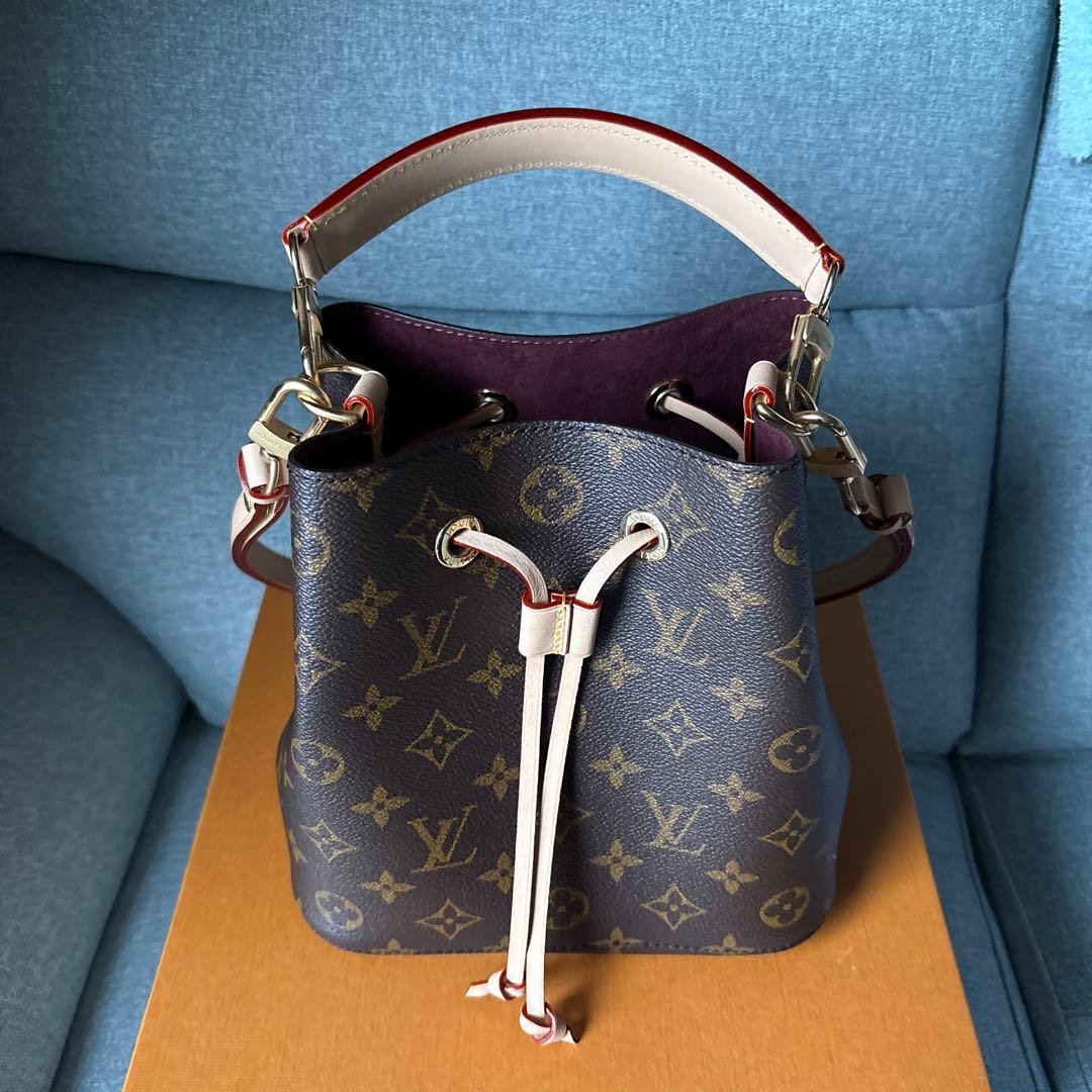 LOUIS VUITTONネオノエ B B