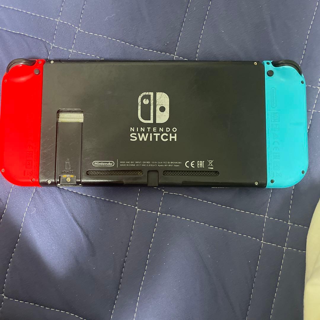 Nintendo Switch 青と赤の本体