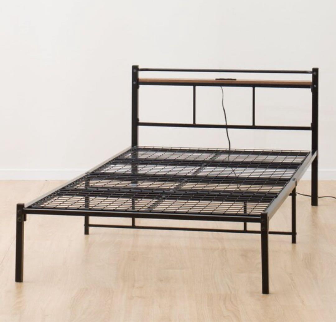 美品 ニトリ コンセント付き シングルパイプベッド