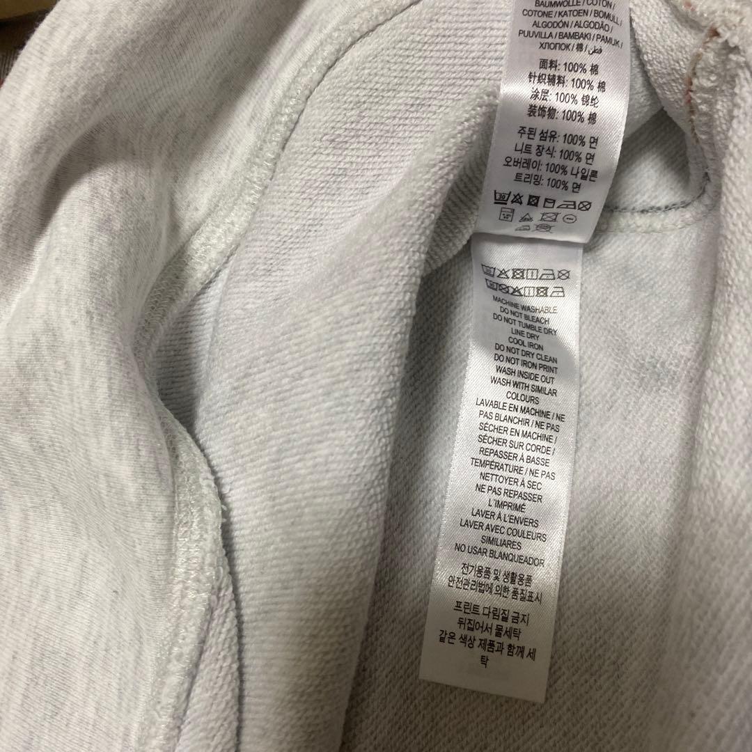 BURBERRYチルドレンチェック柄袖のグレー トレーナー美品