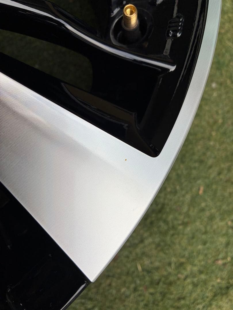 トヨタ　アルファード30 18インチアルミホイール