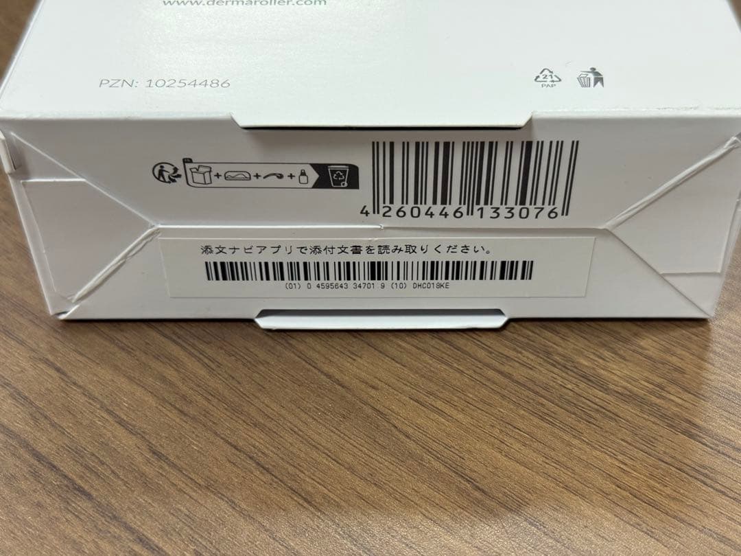 ボディ・フェイスケア Dermaroller HC 902 & Roller Cleaner Set