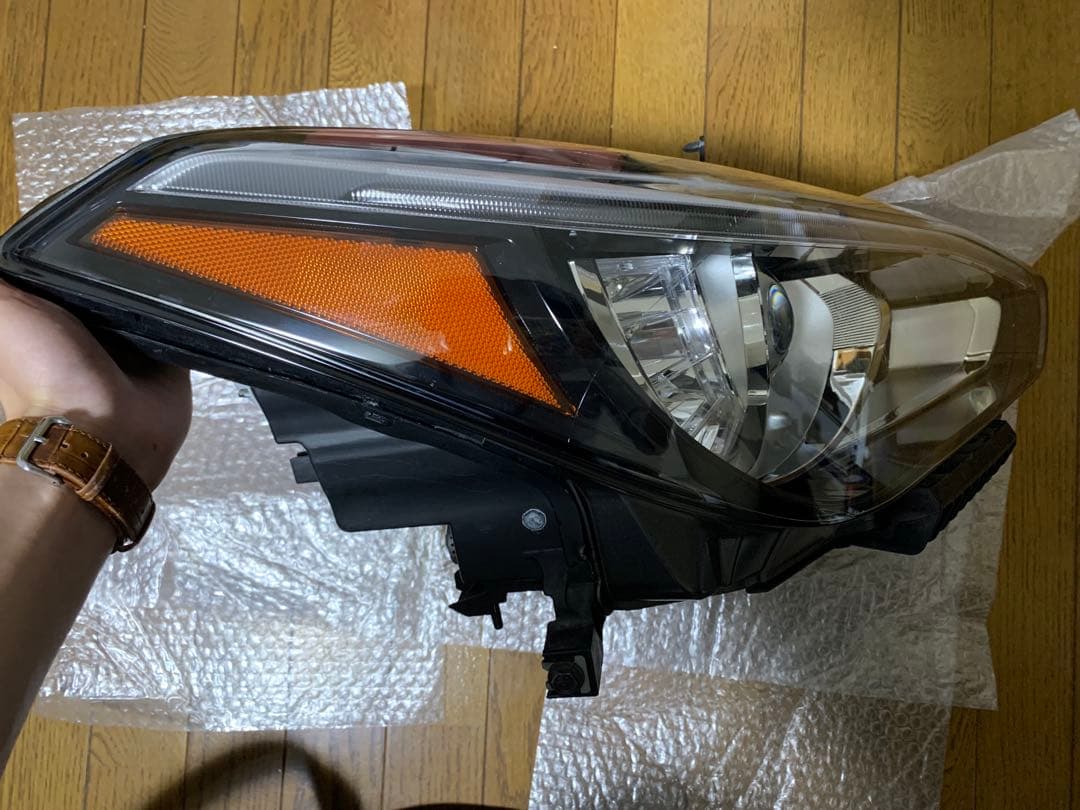 Y51フーガ 後期 US加工ヘッドライト(値下げ交渉可）