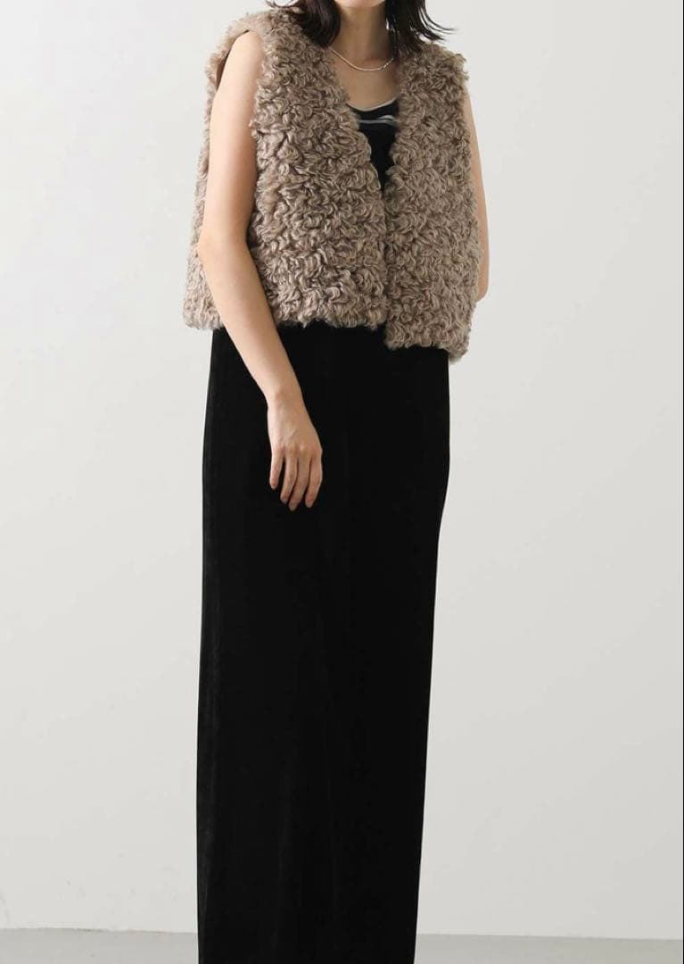 新品未使用　タグ付き　　Gready Brilliant ファーショートベスト