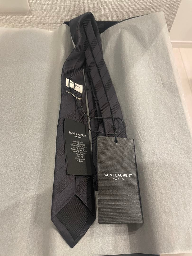 【新品 未使用】正規品 サンローラン ネクタイ ストライプ ブラック 箱付