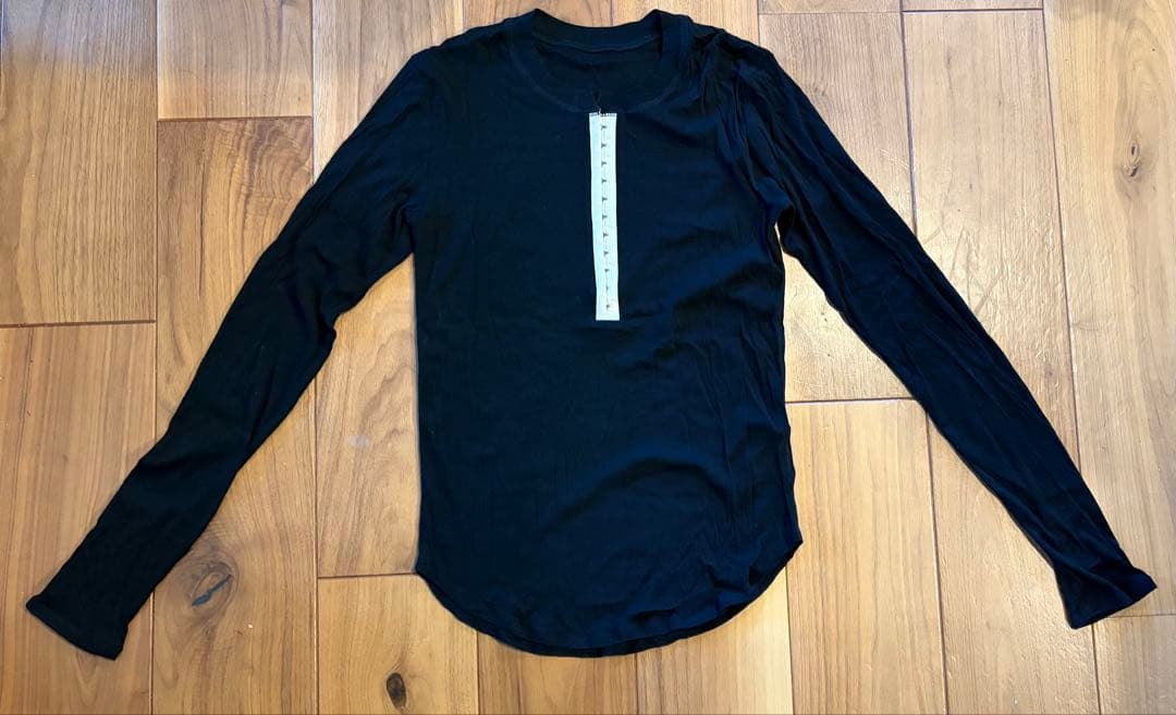 ETRE TOKYO フロントホックソフトプルオーバー BLACK