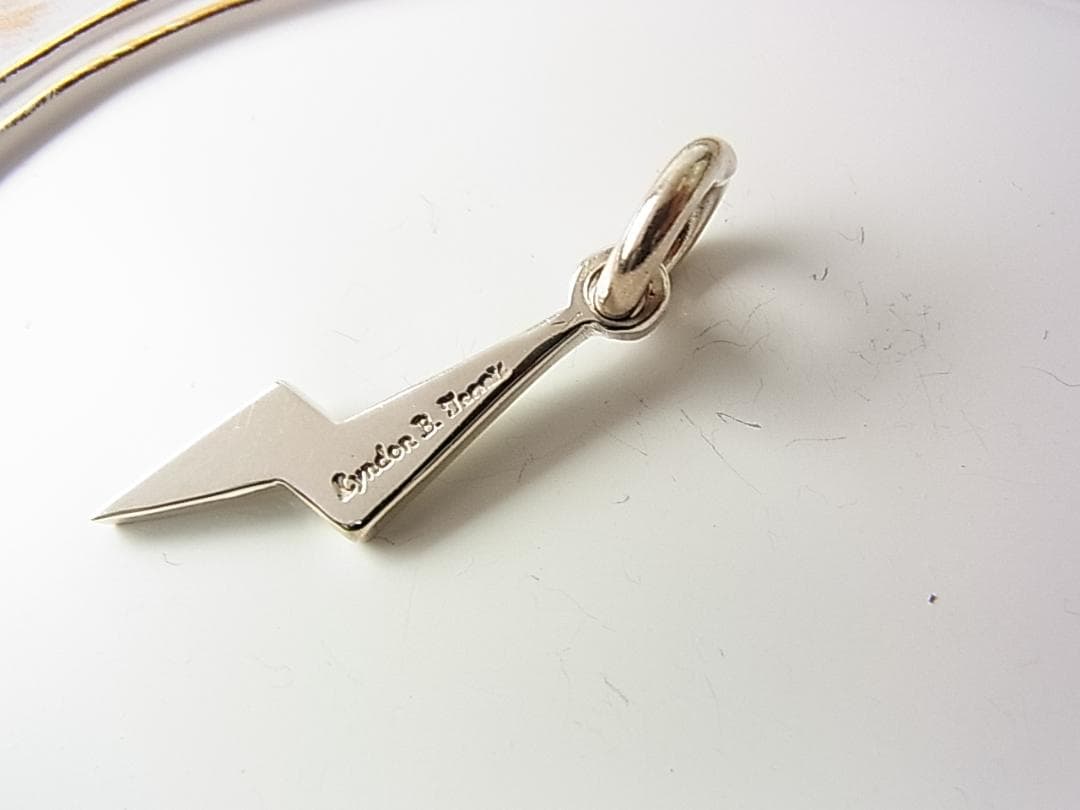 正規美品 ナバホ族Lyndon Tsosieリンドンツォーシー ペンダントトップ