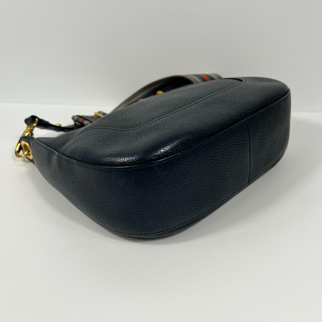 プラダ ショルダーバッグ ブラック 本革 1BC052 MBZ034