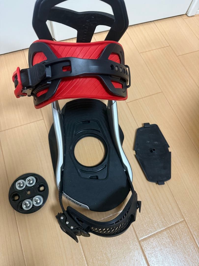 UNION スノーボードビンディング シルバー/レッド