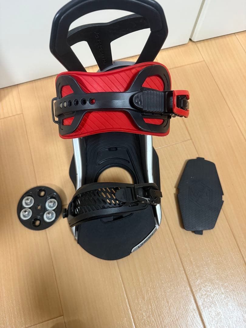 UNION スノーボードビンディング シルバー/レッド