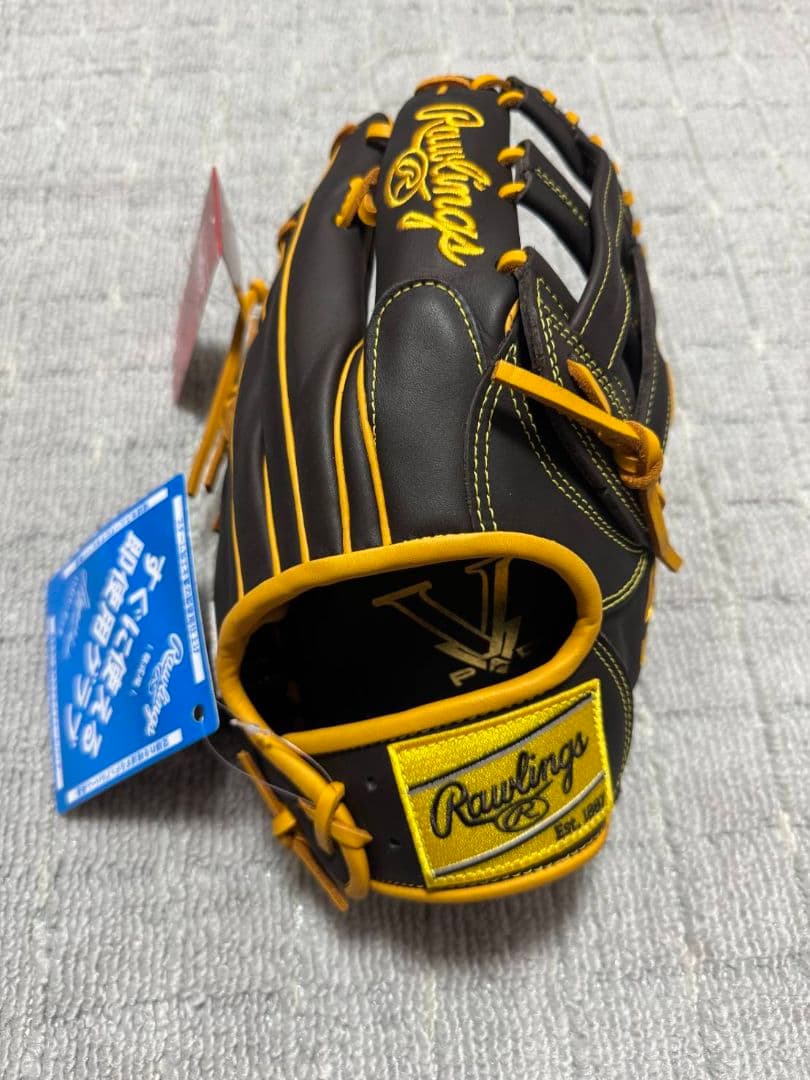 【限界値下】Rawlings 軟式グローブ 黒/黄　パドレスモデル