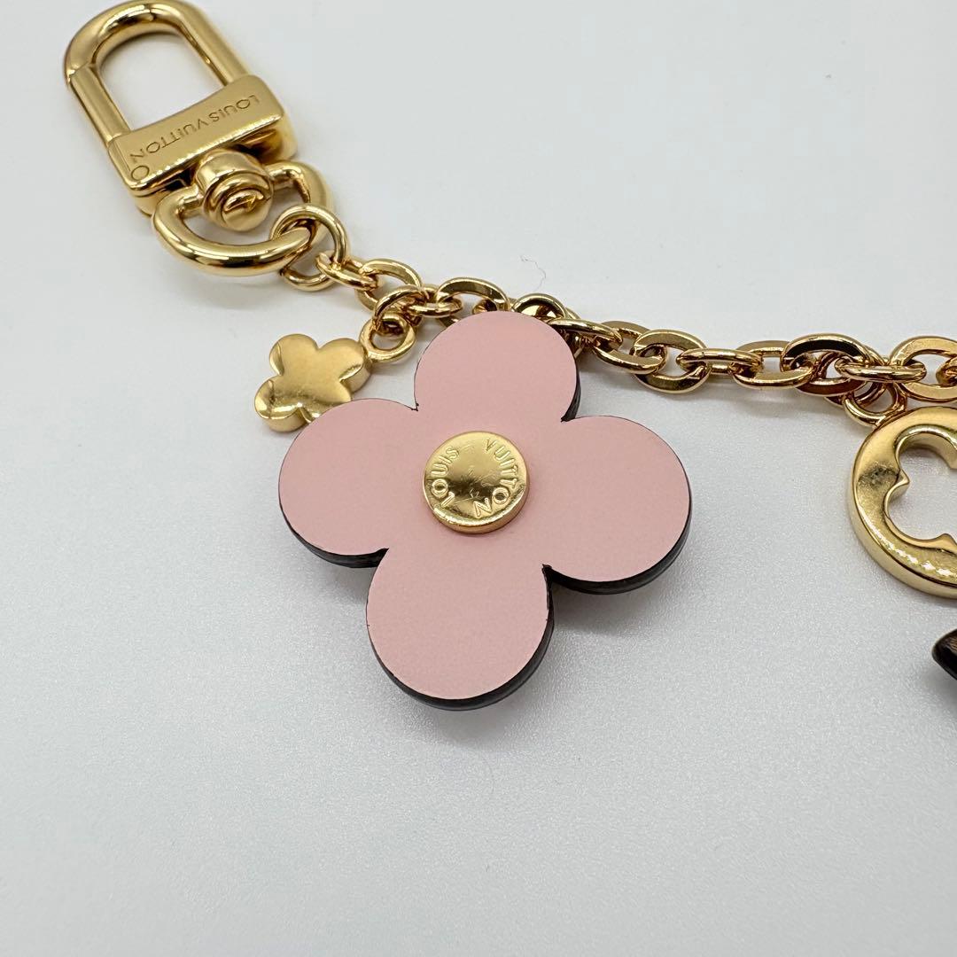 新品 ルイヴィトン チャーム M01414 チェーン・ブルーミングフラワー