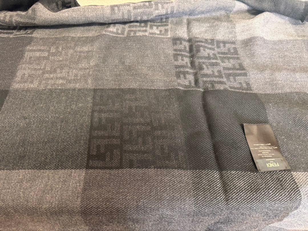 g833 FENDI マフラー ストール　ズッカ柄　イタリー製　ウール100%