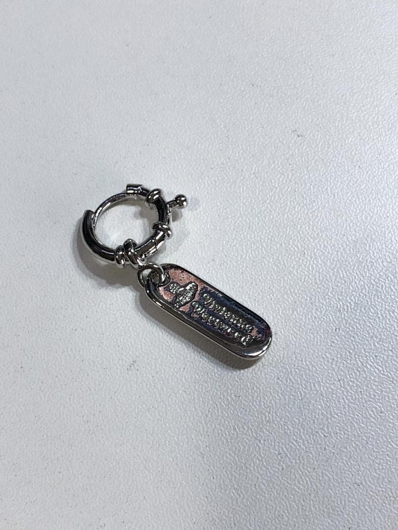 026080 vivienne westwood プレート ピアス 片耳