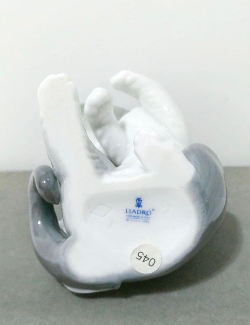 LLADRO \"驚いた仔猫ちゃん\"