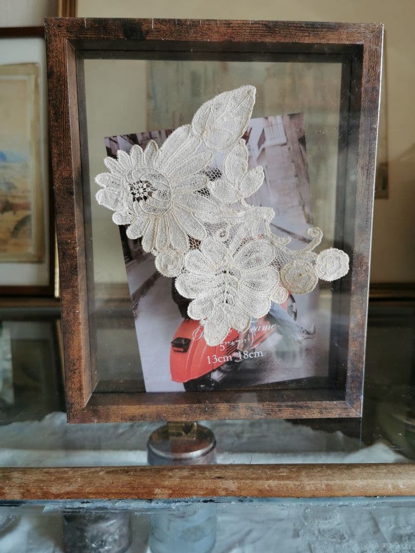 アンティーク 大輪のポワンドローズ 両面ガラス木製フレーム付き