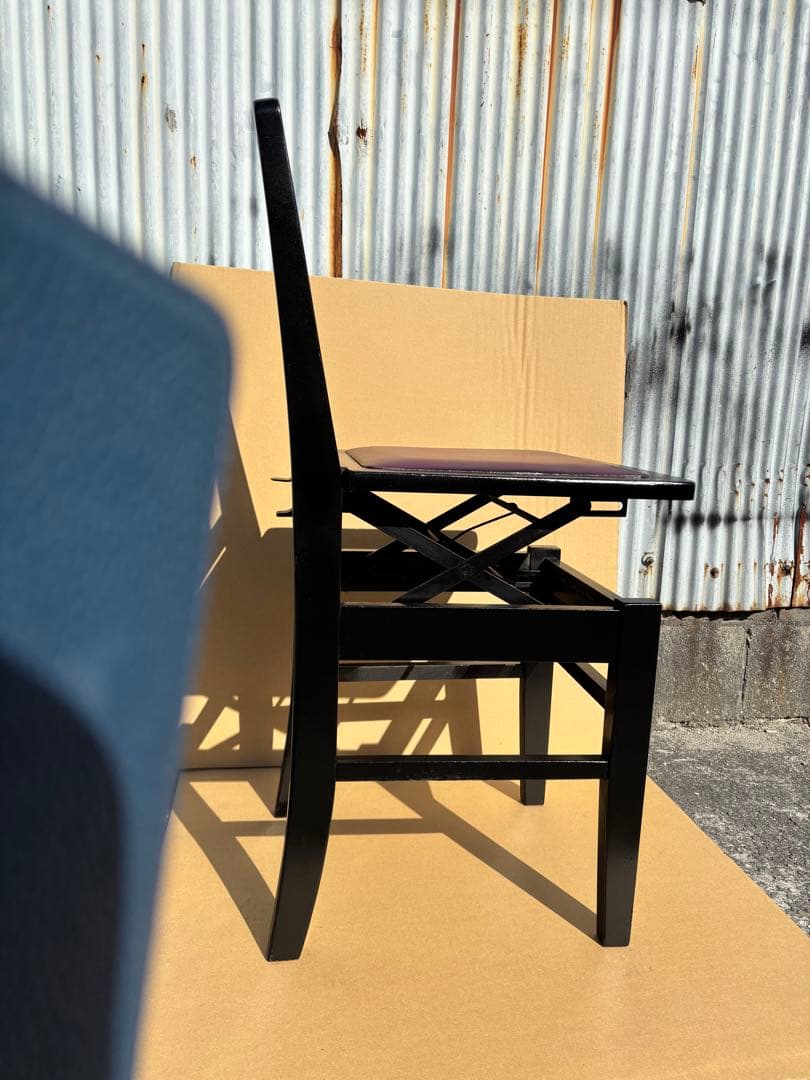 美品　背もたれ付ピアノ椅子　足部フェルト付き　ワインレッド座面