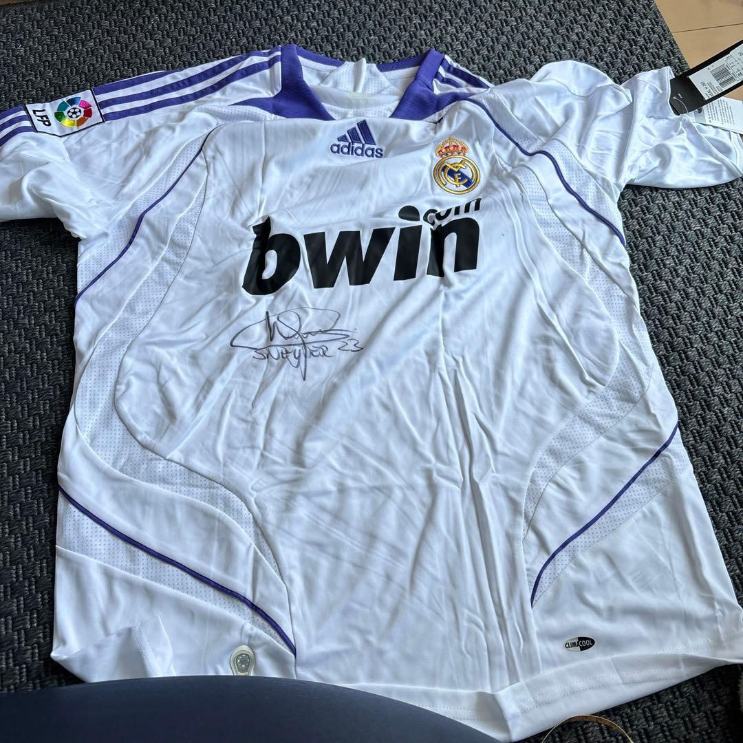 スナイデル選手サイン入りレアル・マドリードユニフォーム