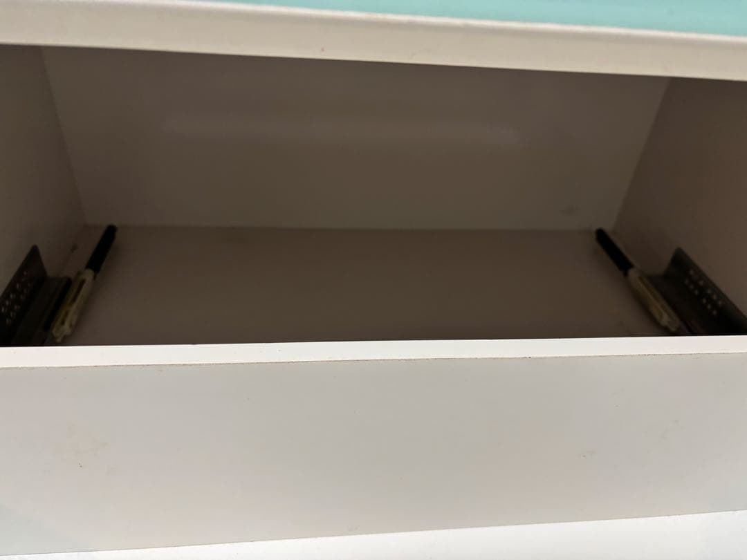 《電源付き！》おしゃれなブルーのキッチンボード／食器棚（幅135×高さ196