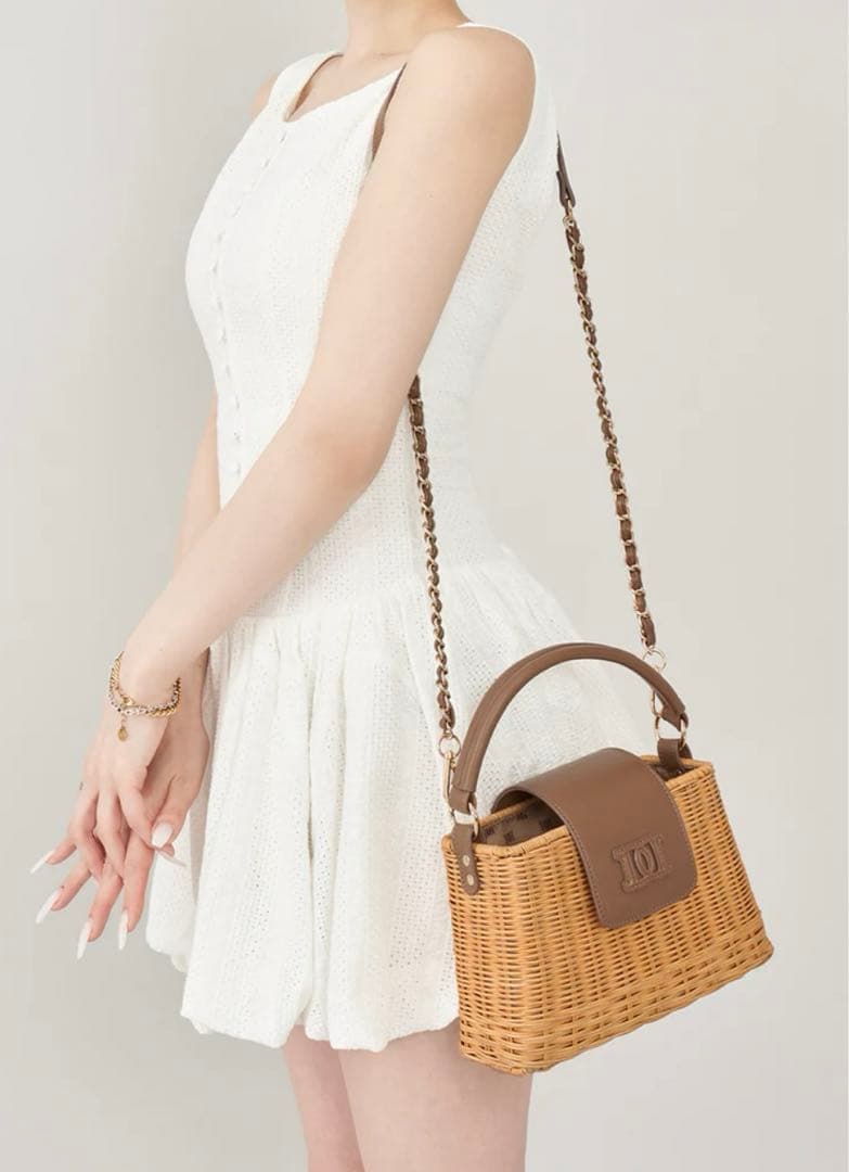 ダーリッチ　ロゴレザーラタンバッグ