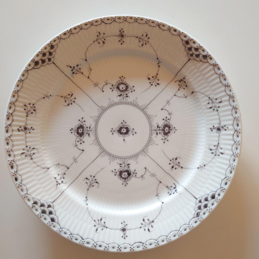 ロイヤルコペンハーゲン　ブラックフルーテッドハーフレース　プレート