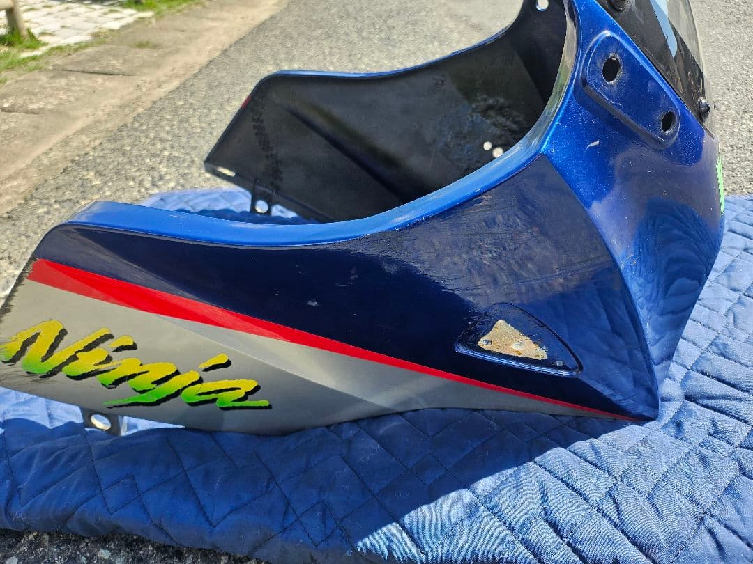 Kawasaki GPZ900R　GPZ750R　純正フロントカウル
