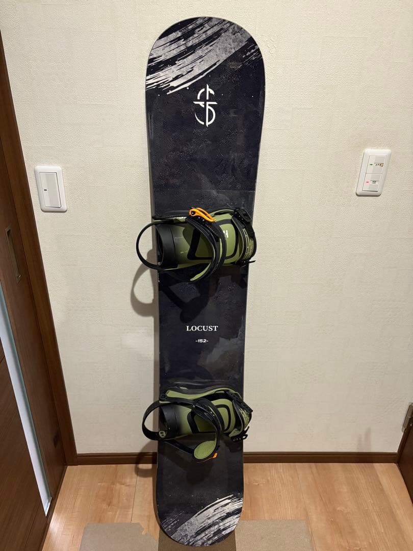 「美品」スノボ　板　24-25 crooja クロージャ　ローカスト　152