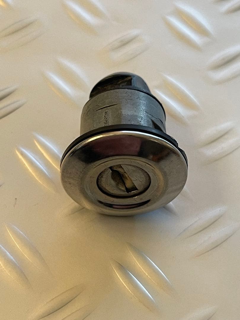 cb250t cb400t タンク蓋鍵穴　ホンダ純正　ホーク　バブ　当時物