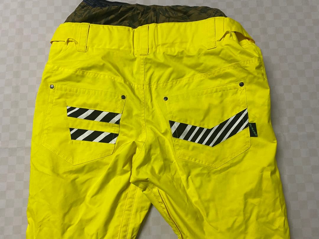 e569☆ESTIVO ゴールドウインスノースキーウェア Lサイズ 上下セット