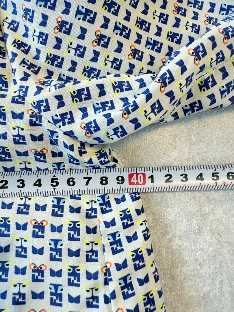 フェンディ キッズ　総ロゴ柄　モンスター パーカー フルジップ フーディー 8A