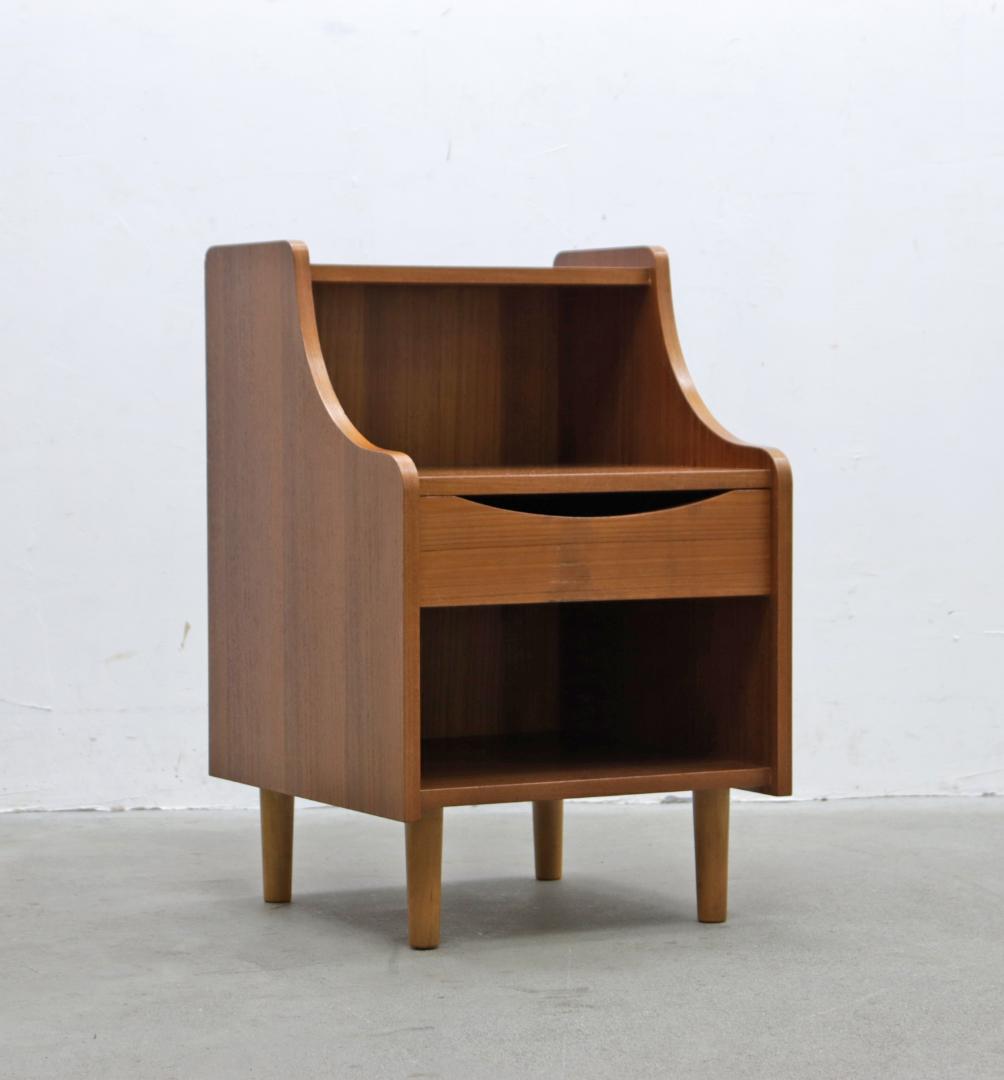 ヴィンテージ チーク材 ベッドサイド キャビネット サイドテーブル 北欧デザイン