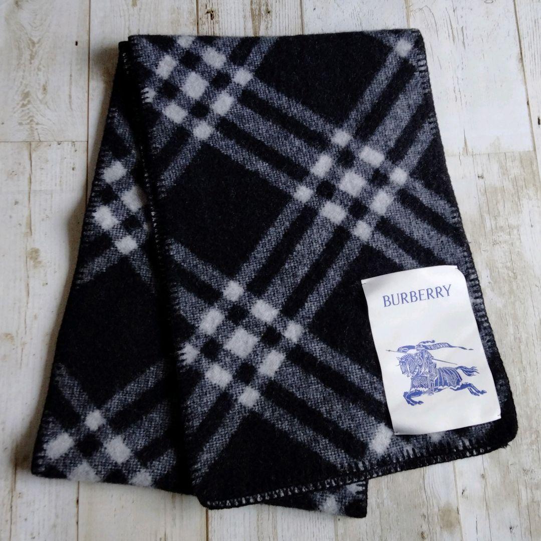 美品✨️BURBERRYウールスカーフ　ストール　マフラー黒×白