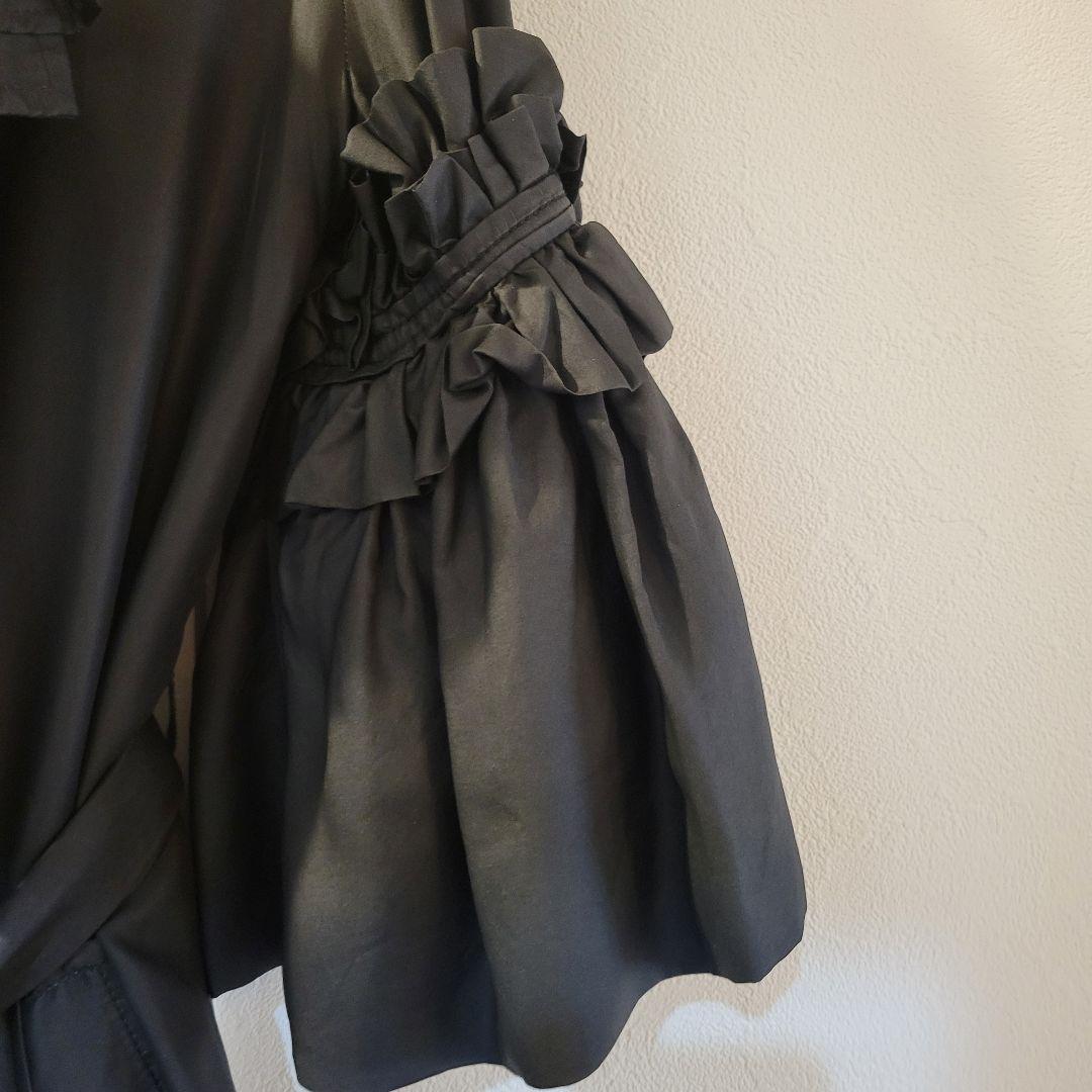 アントニオベラルディの黒クチュールトレンチコート