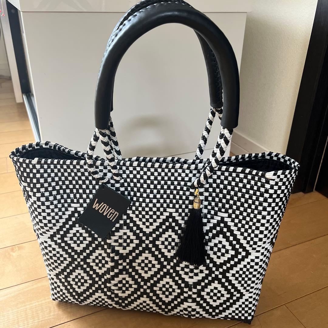 WOVEN かごバッグ ブラック・ホワイト