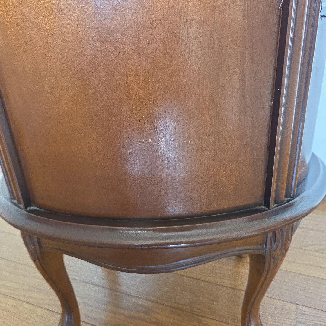 イタリア製アンテイク猫脚ラウンドチェスト