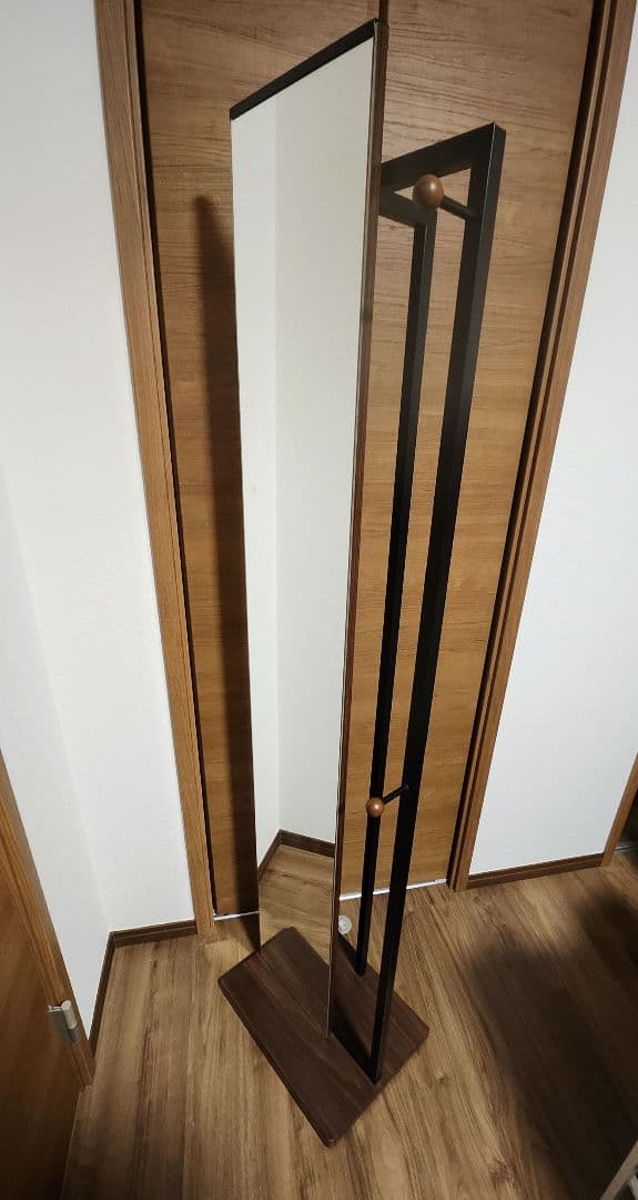 ハンガーラック付き　スタンドミラー