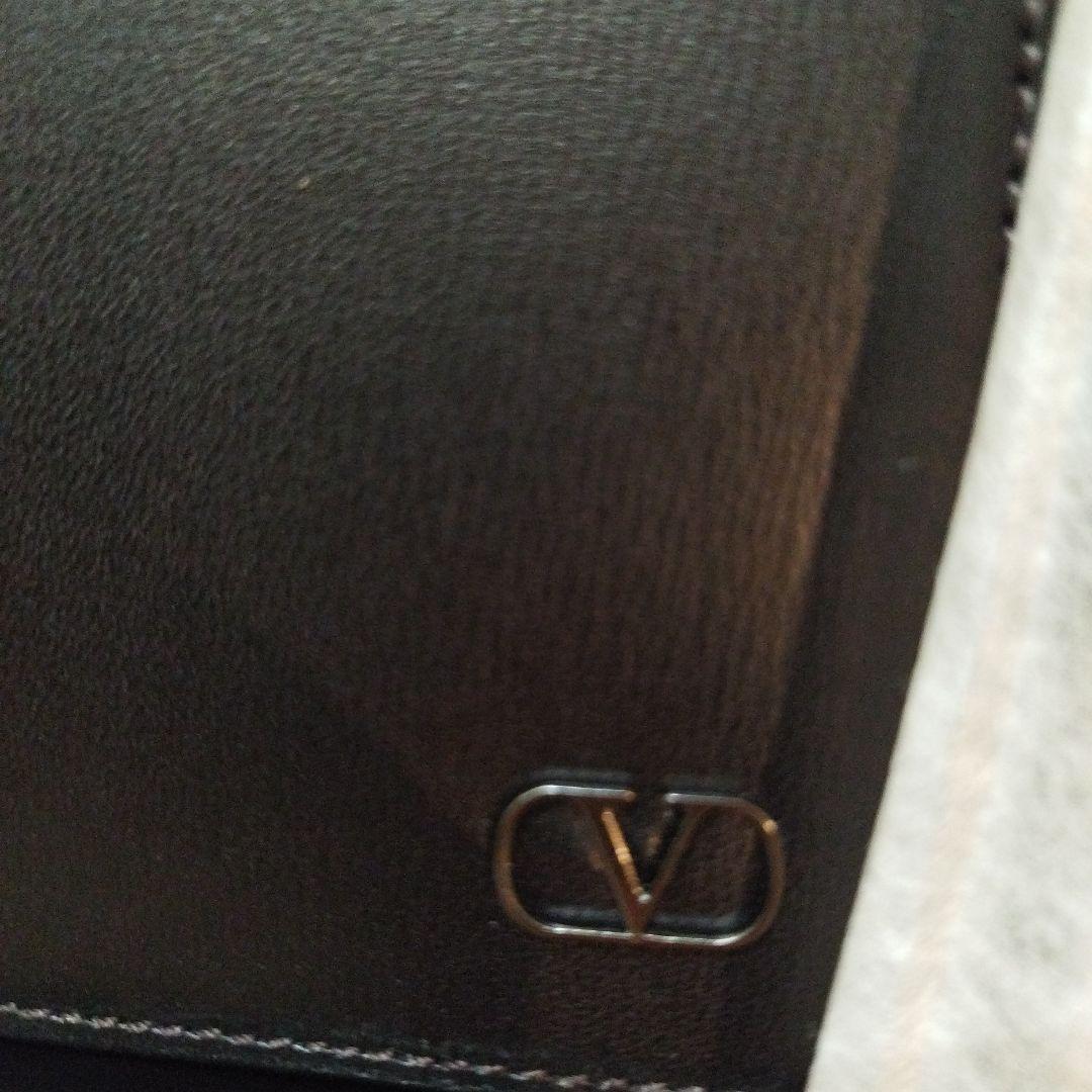 Valentino ガラヴァーニVロゴ　箱とタグ付き黒２つ折り札入 小銭入れ有り