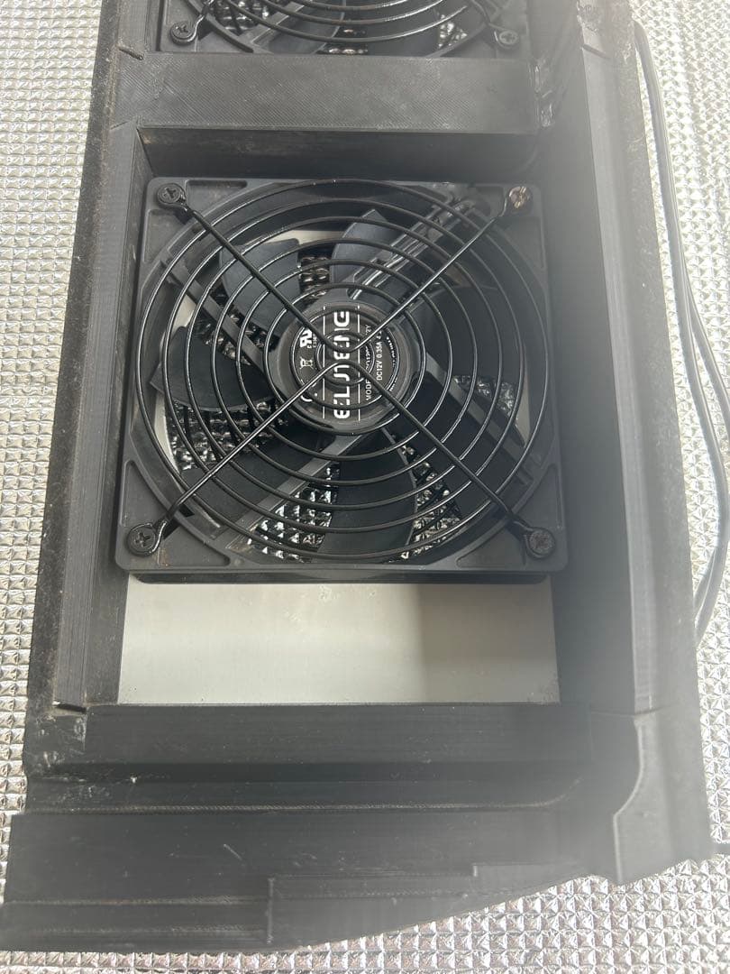 AKカンパニー　ハイエース200系専用換気ファン　スライド小窓取り付け 換気扇